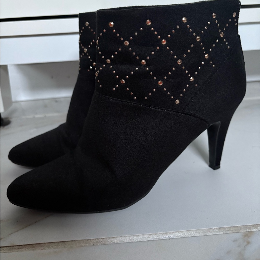 Elegant Black faux suede Studded Ankle Boots stiletto heel size 7